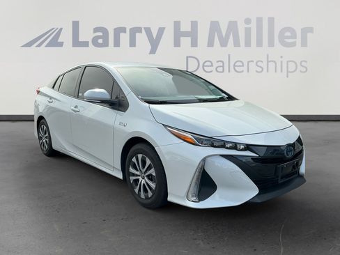 Used 2021 Toyota Prius Prime XLE image 7