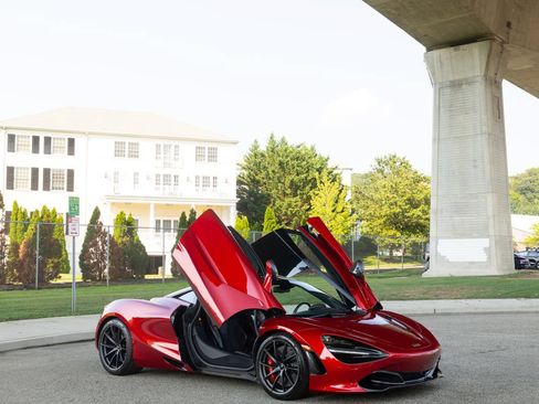 Used 2021 McLaren 720S Performance RWD image 38