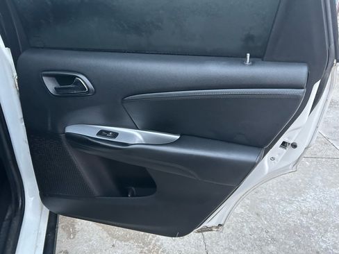 Used 2016 Dodge Journey SXT w/ Blacktop Package image 15