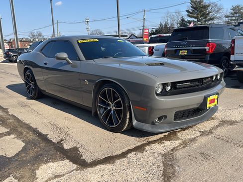 Used 2017 Dodge Challenger R/T Scat Pack image 4