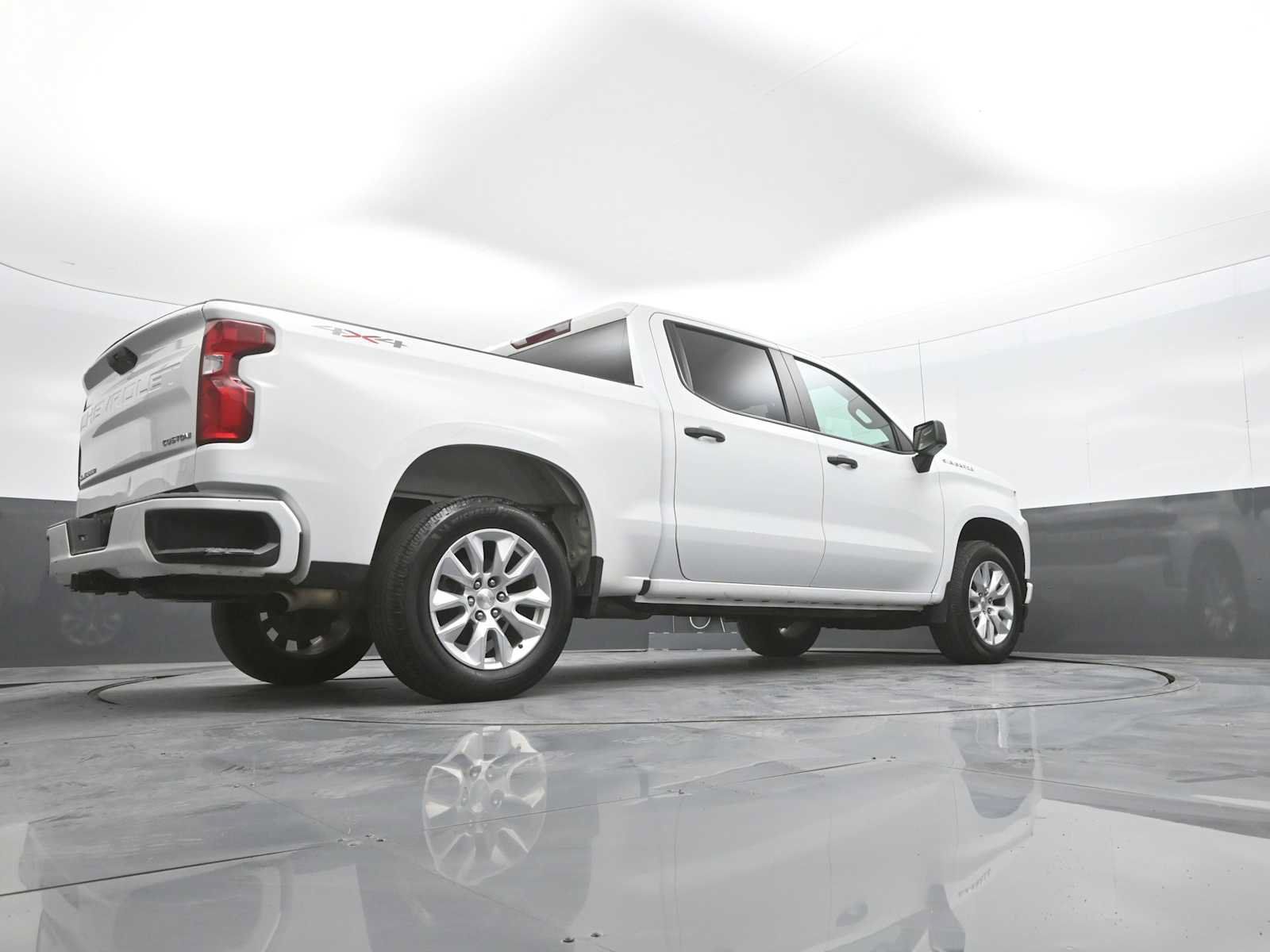 Used 2022 Chevrolet Silverado 1500 Custom AWD/4WD image 35
