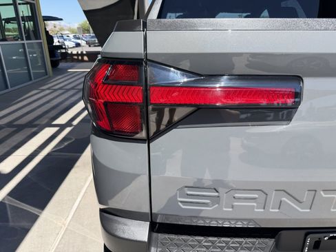 Used 2025 Hyundai Santa Cruz SEL FWD image 14