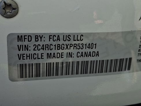 Used 2023 Chrysler Pacifica Touring-L FWD image 32