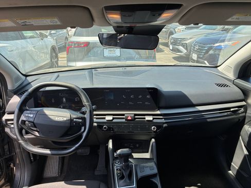 Used 2026 Kia Sportage LX FWD image 33