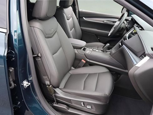 New 2026 Cadillac XT5 Luxury w/ LPO, Bronce Accent Package image 19