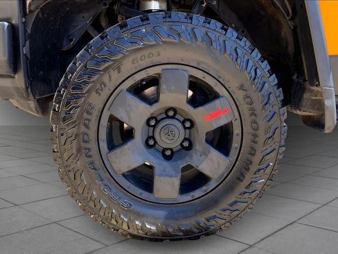 Used 2007 Toyota FJ Cruiser 4WD image 10