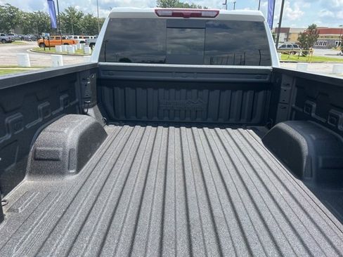 Used 2024 Chevrolet Silverado 1500 High Country w/ High Country Premium Package image 29