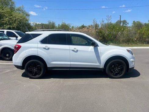 Used 2017 Chevrolet Equinox LT w/ Sport Edition FWD image 4