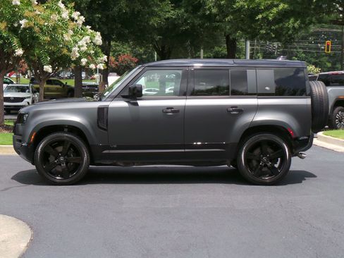 Used 2023 Land Rover Defender 110 V8 AWD/4WD image 5