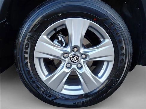 Used 2025 Toyota RAV4 LE AWD/4WD image 7