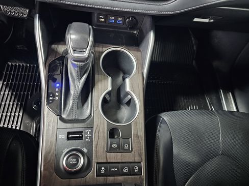 Used 2022 Toyota Highlander Limited image 24