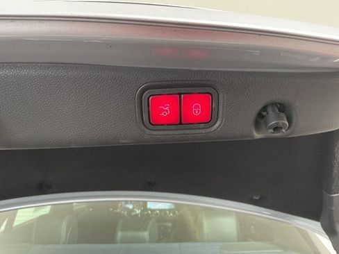 Used 2017 Mercedes-Benz E 300 image 30