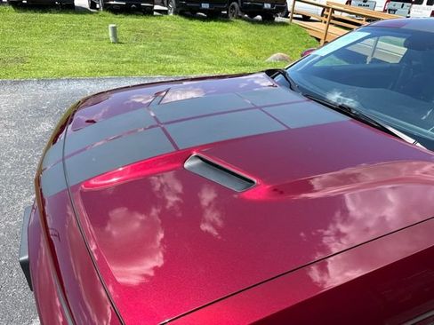 Used 2017 Dodge Challenger R/T w/ Driver Convenience Group RWD image 5