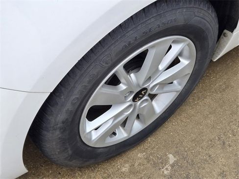 Used 2016 Kia Optima LX image 8