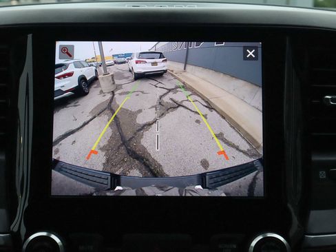 Used 2022 RAM 1500 Big Horn AWD/4WD image 12