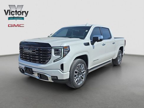 Used 2025 GMC Sierra 1500 Denali Ultimate image 3