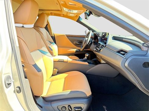New 2025 Lexus ES 350 w/ Premium Package image 15