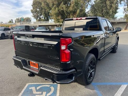 Used 2025 Chevrolet Silverado 1500 High Country w/ Midnight Edition AWD/4WD image 8