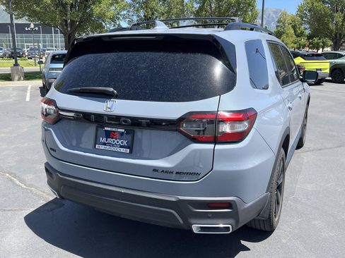 Used 2025 Honda Pilot Black Edition image 8