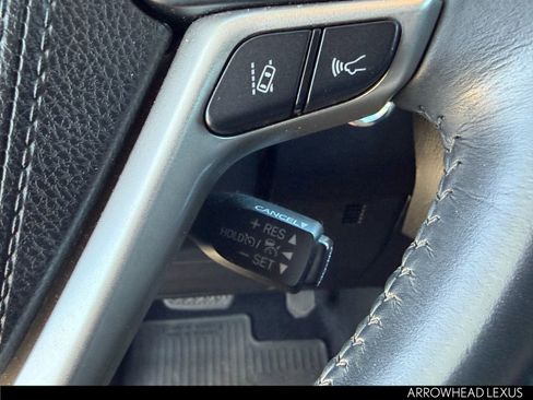 Used 2017 Toyota Highlander SE image 38