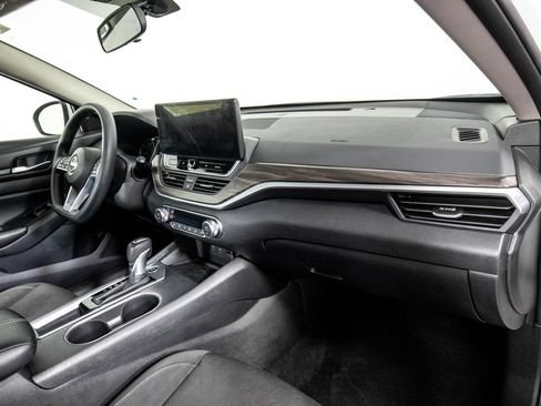 Used 2025 Nissan Altima 2.5 SV w/ SV Special Edition Package FWD image 19