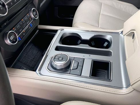 Used 2018 Ford Expedition XLT w/ Equipment Group 202A image 13