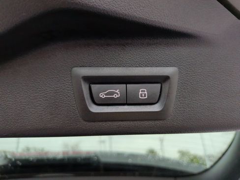 Used 2025 BMW X5 xDrive40i w/ Executive Package image 42