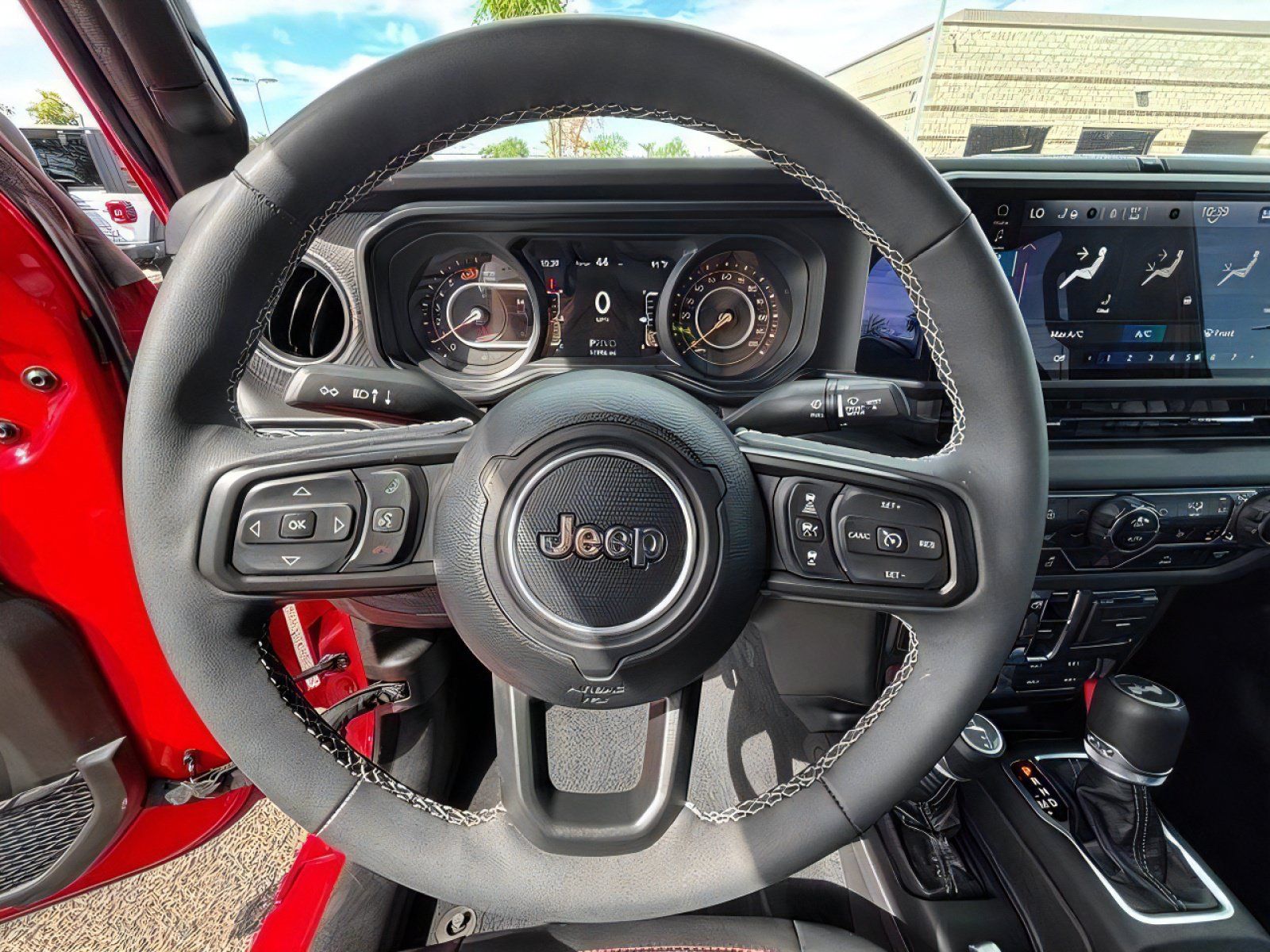 Used 2025 Jeep Wrangler Unlimited Rubicon w/ Steel Bumper Group AWD/4WD image 12
