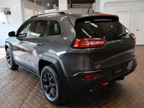 Used 2015 Jeep Cherokee Trailhawk w/ Leather Interior Group AWD/4WD image 5