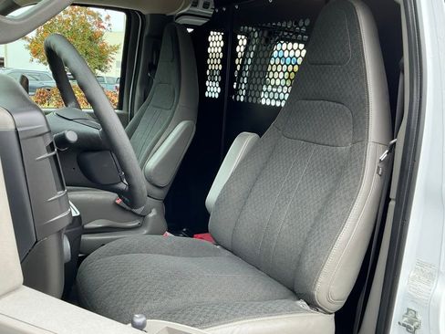 Used 2024 Chevrolet Express 2500 w/ Driver Convenience Package image 29