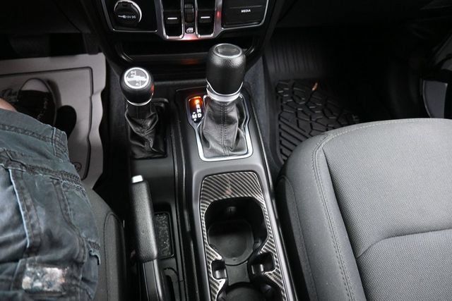 Used 2022 Jeep Wrangler Unlimited Sport AWD/4WD image 11