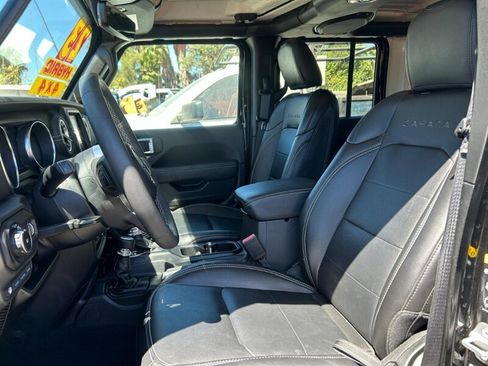 Used 2023 Jeep Wrangler Unlimited Sahara AWD/4WD image 37