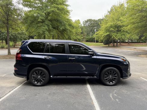Used 2021 Lexus GX 460 Premium w/ Accessory Package AWD/4WD image 4