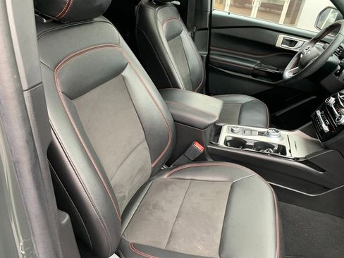 Certified 2023 Ford Explorer ST-Line w/ Class IV Trailer Tow Package image 11