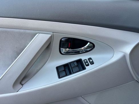 Used 2009 Toyota Camry LE image 11