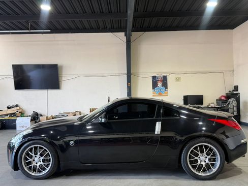 Used 2008 Nissan 350Z Coupe w/ Aerodynamics Pkg image 4