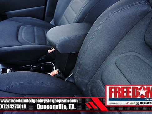Used 2020 Jeep Renegade Latitude FWD image 36