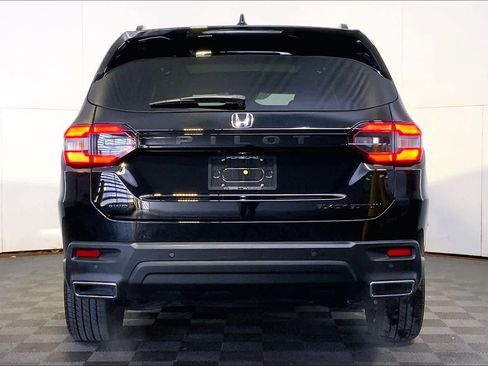 Used 2025 Honda Pilot Black Edition image 6