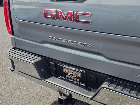 Used 2025 GMC Sierra 1500 SLT w/ SLT Convenience Package AWD/4WD image 14