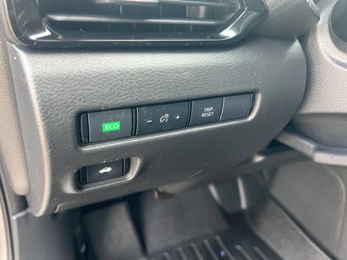 Certified 2022 Nissan Sentra SV FWD image 45