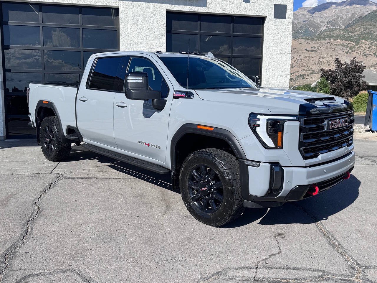 Used 2024 GMC Sierra 2500 AT4 w/ AT4 Premium Plus Package AWD/4WD image 3