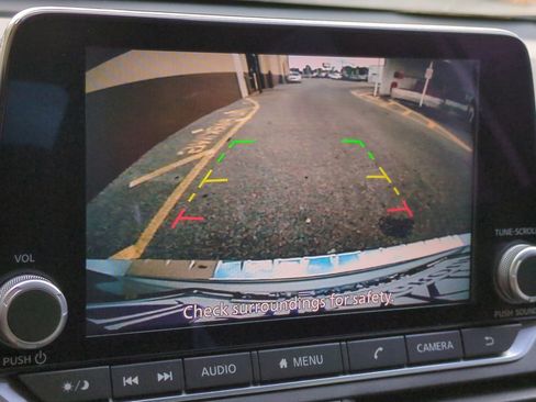 Used 2022 Nissan Altima 2.5 SV image 18