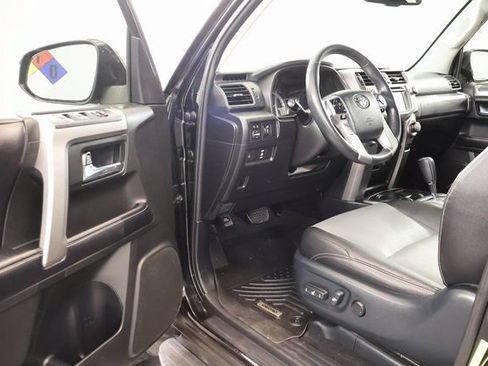 Used 2018 Toyota 4Runner SR5 Premium RWD image 8