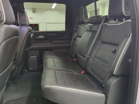 Used 2025 GMC Sierra 2500 AT4X AWD/4WD image 32