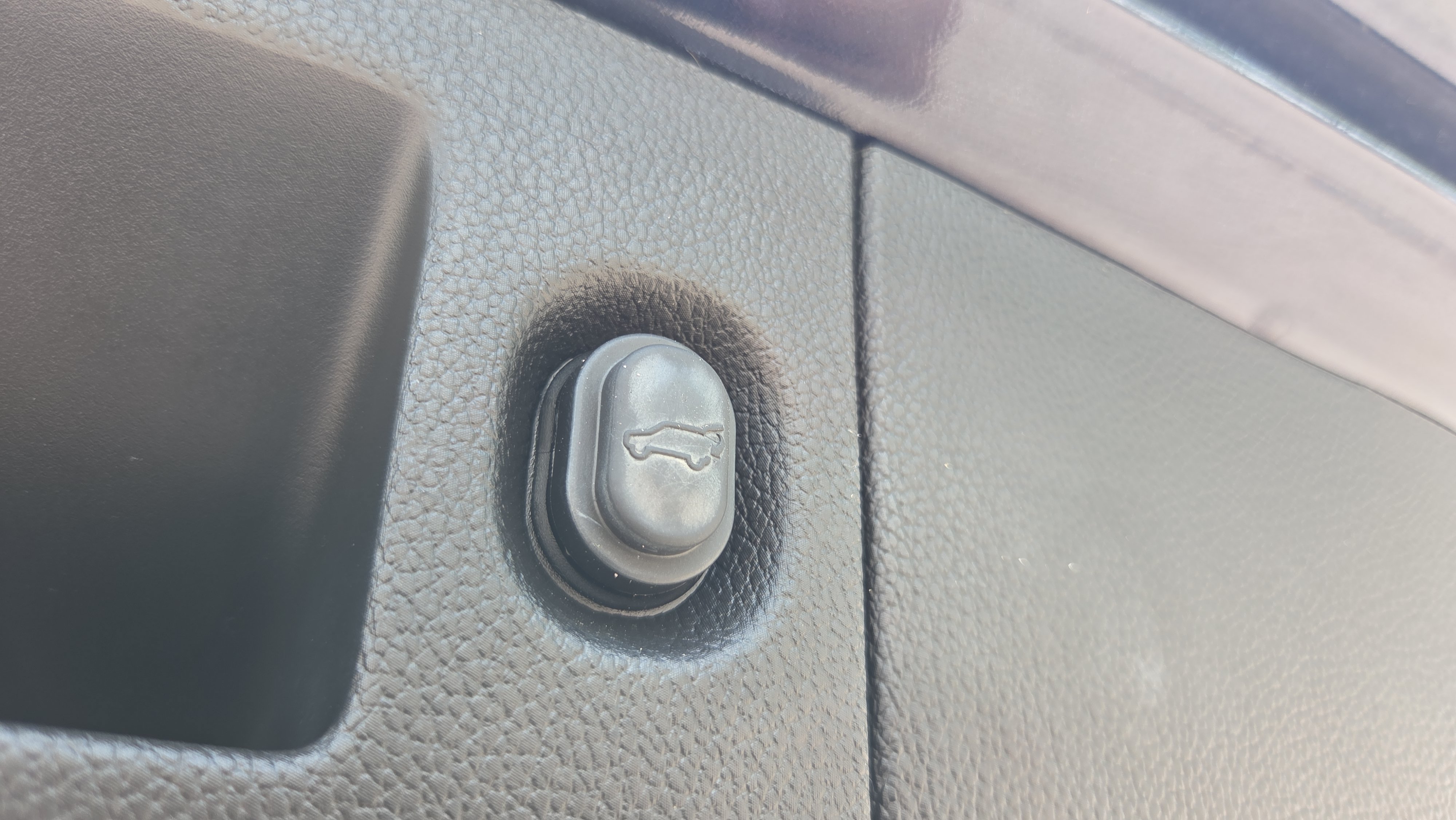 Used 2019 Chevrolet Tahoe Premier AWD/4WD image 21