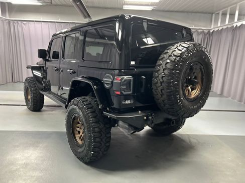 Used 2021 Jeep Wrangler Unlimited Rubicon w/ Xtreme Recon 35" Tire Package image 5