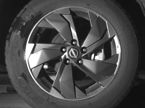 Used 2025 Nissan Rogue SV AWD/4WD image 13