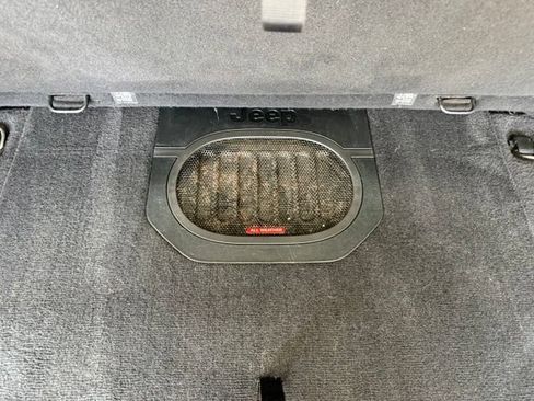 Used 2018 Jeep Wrangler Rubicon w/ Uconnect 4C Nav & Sound Group AWD/4WD image 6