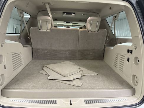 Used 2017 Cadillac Escalade ESV Premium Luxury w/ LPO, Radiant Package image 34