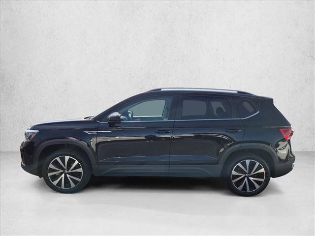 Used 2023 Volkswagen Taos SE FWD image 5